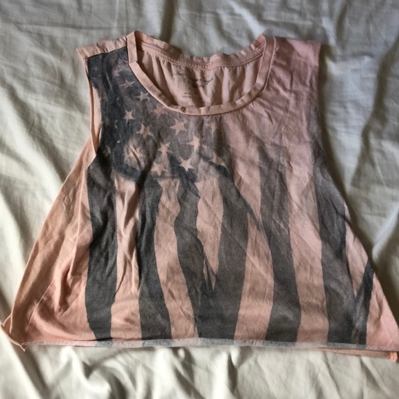 Bundle of summer t-shirts and tank tops - Picture 7 of 10